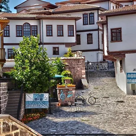 Turist Hotel 4*