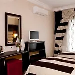 فندق Turist